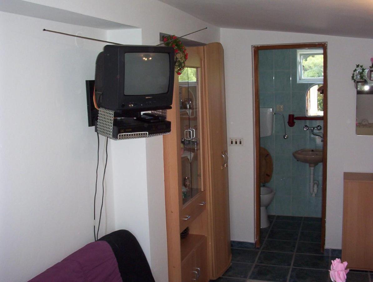 Apartments Tuka Near The Beach Vir Exterior foto